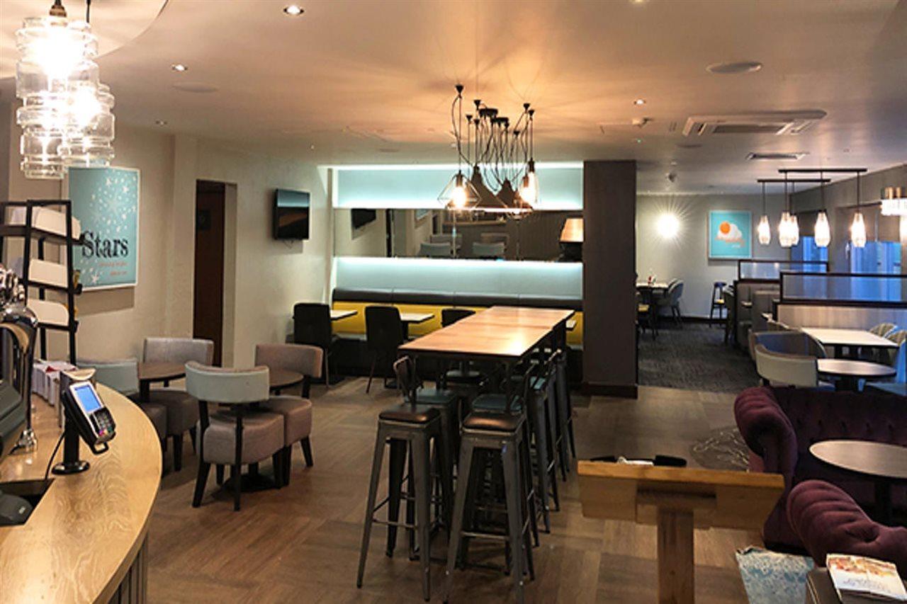 Premier Inn Watford Central Luaran gambar