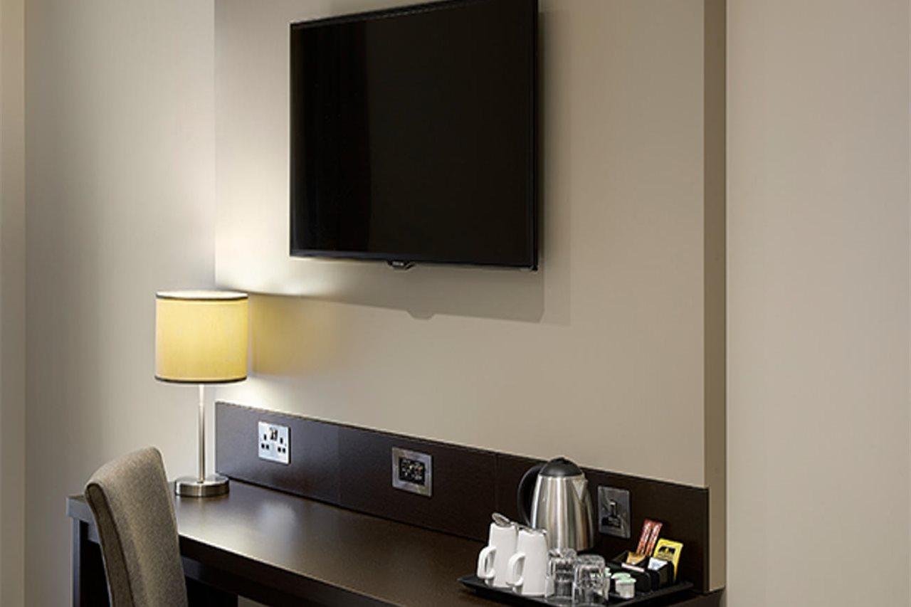 Premier Inn Watford Central Luaran gambar