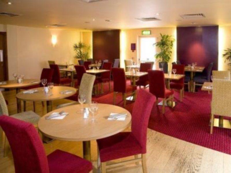 Premier Inn Watford Central Luaran gambar