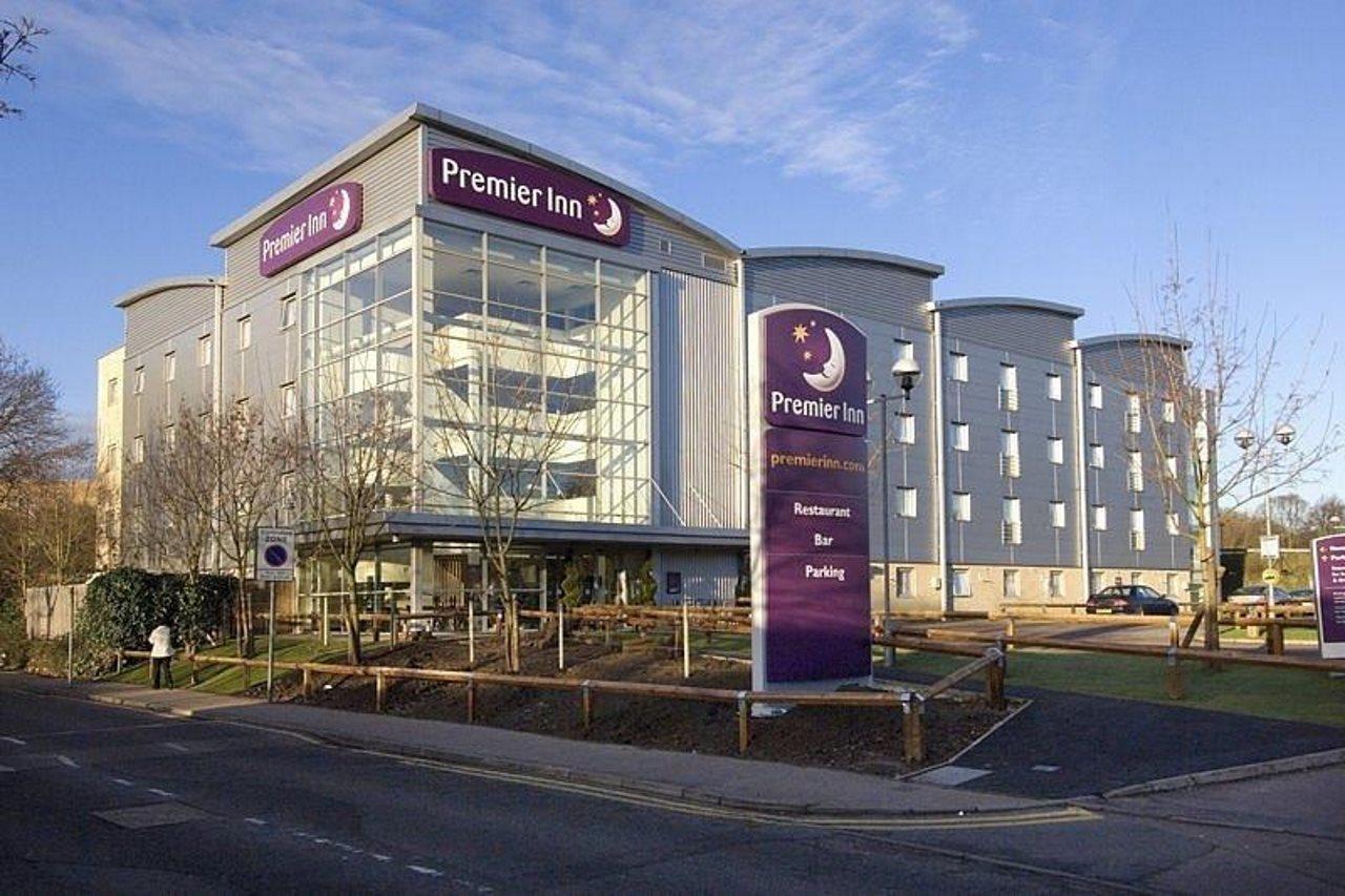 Premier Inn Watford Central Luaran gambar