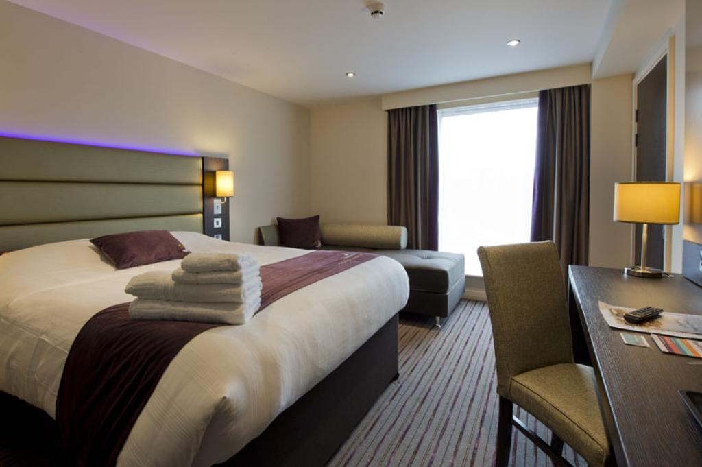 Premier Inn Watford Central Luaran gambar