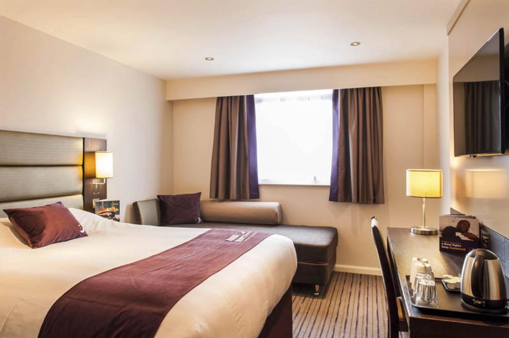 Premier Inn Watford Central Luaran gambar