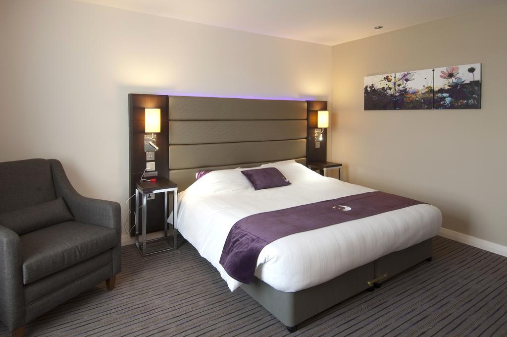 Premier Inn Watford Central Luaran gambar